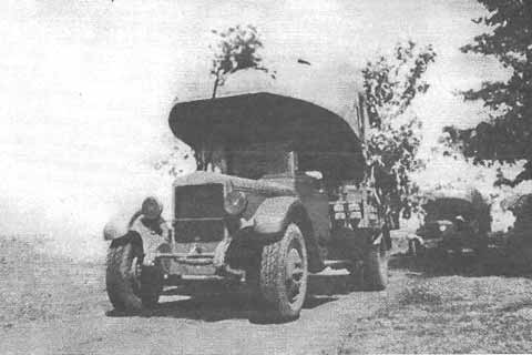 Саперный батальон выдвигается кАону для наведения переправы. 1942 г.