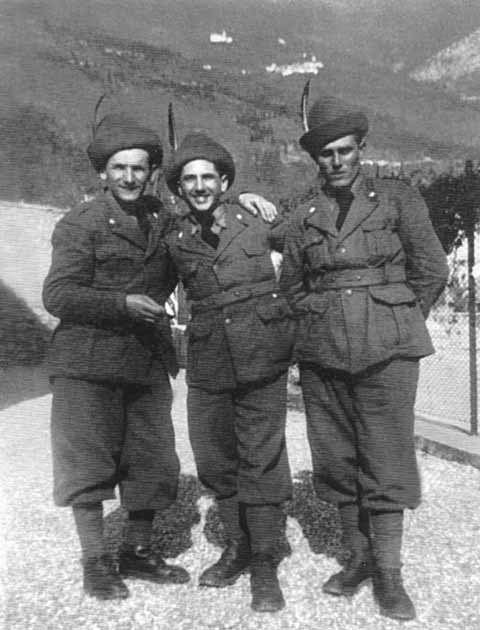 Друзья-альпийцы перед отправкой на советско-германский фронт. В последний путь... 1942 г.