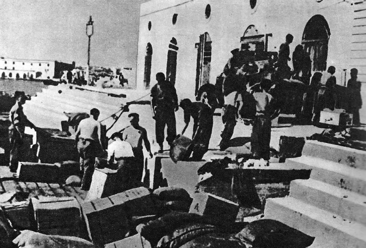 Грузы, доставленные английским конвоем на Мальту. Июнь 1942 г.