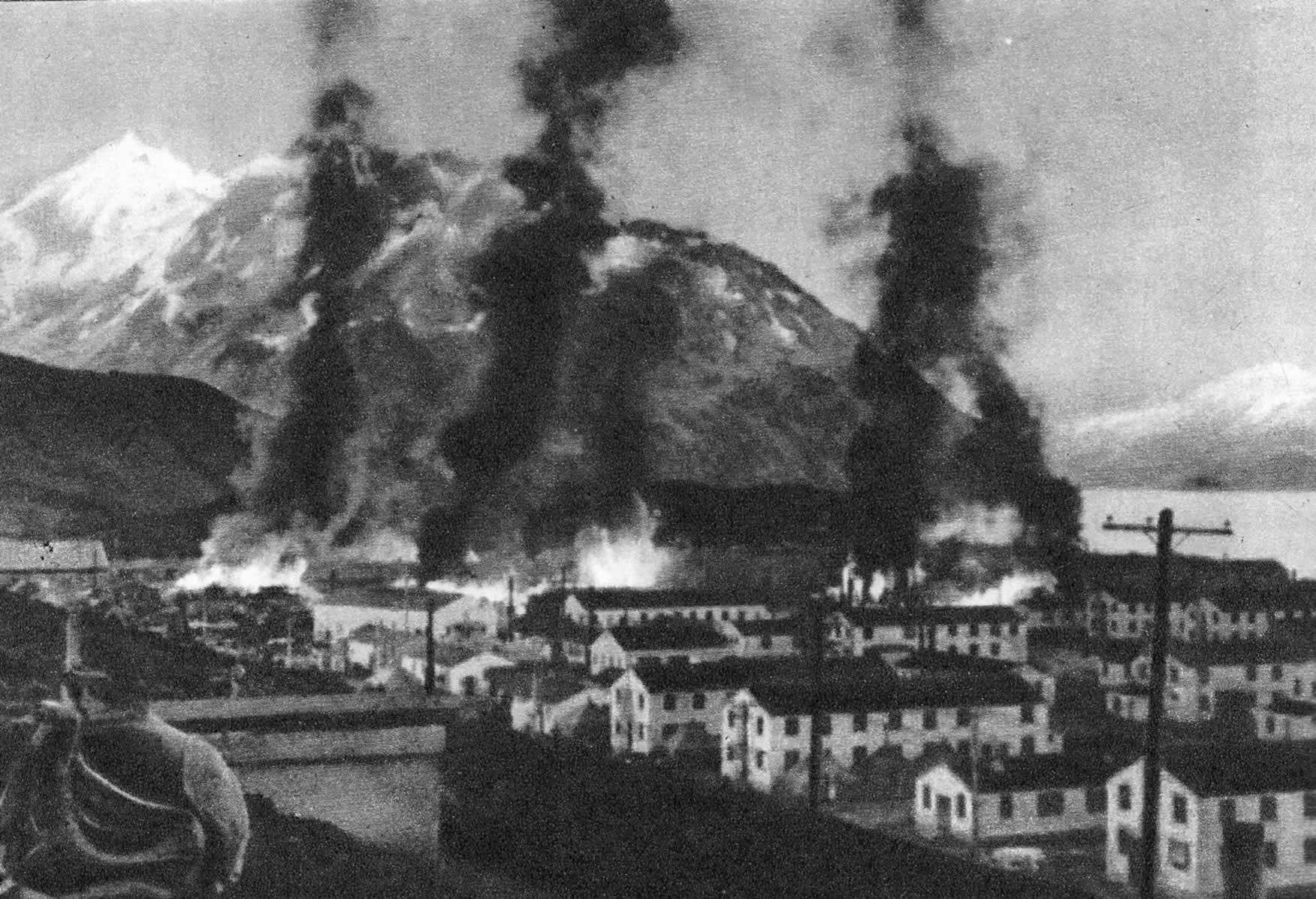 Бомбардировка японской авиацией Датч-Харбора. Июнь 1942 г.