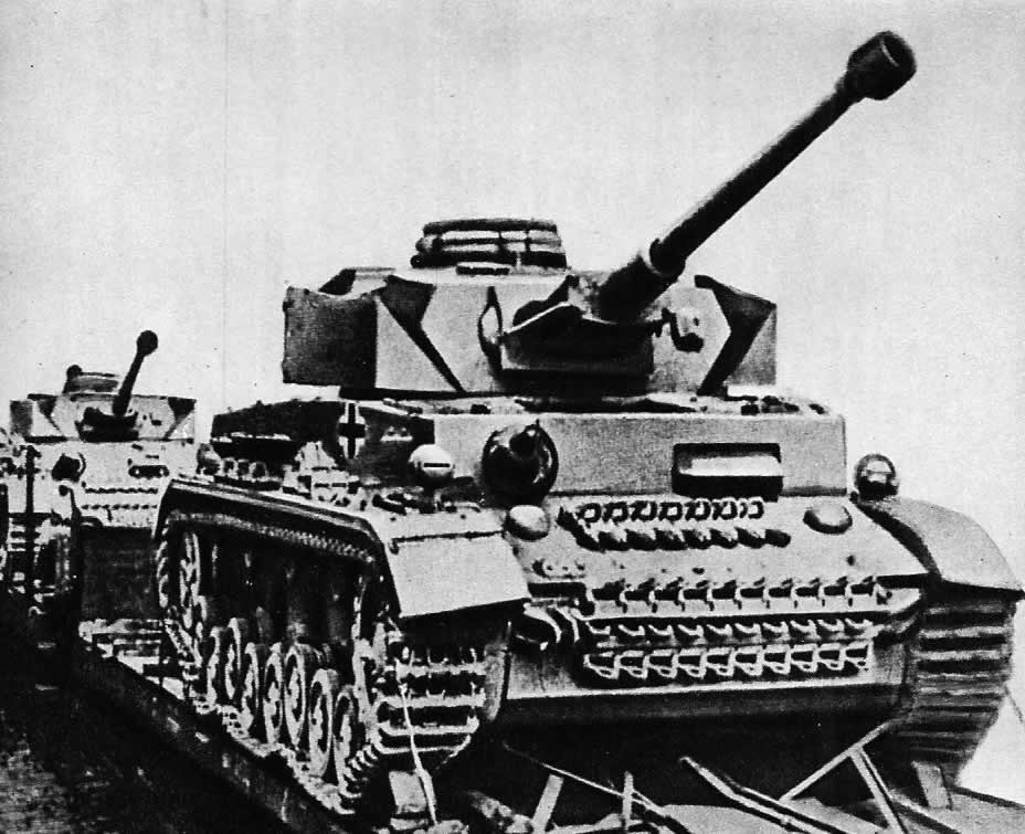 Немецкие танки, подготовленные к отправке на фронт