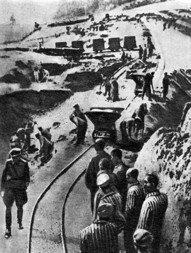 Заключенные концлагеря Маутхаузен на работе в каменоломне