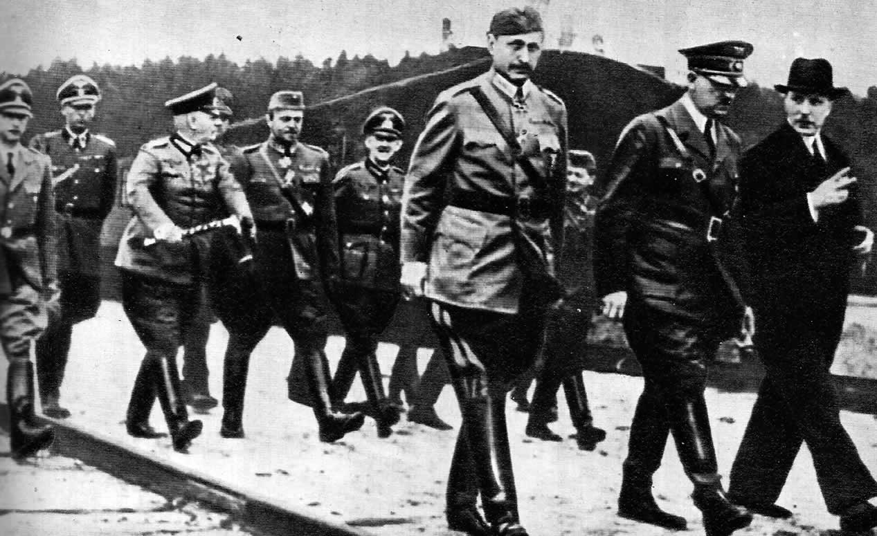 А. Гитлер и К. Маннергейм на встрече в Финляндии. 1942 г.
