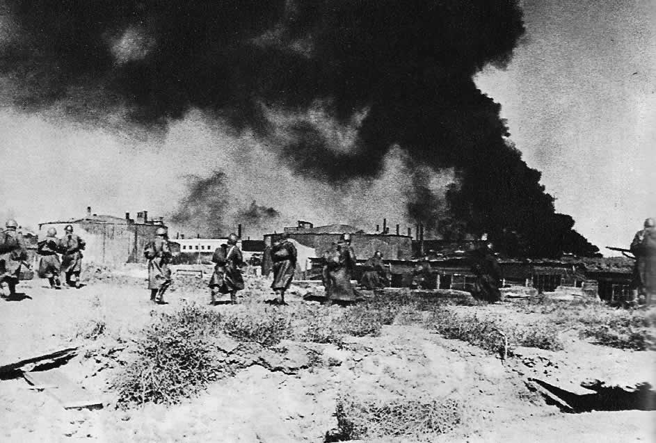 Контратака на окраине Сталинграда. Лето 1942 г.