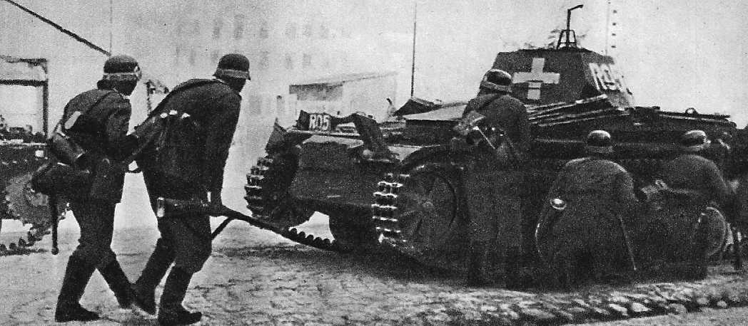 Фашистские танки в пригороде Варшавы. 9 сентября 1939г.