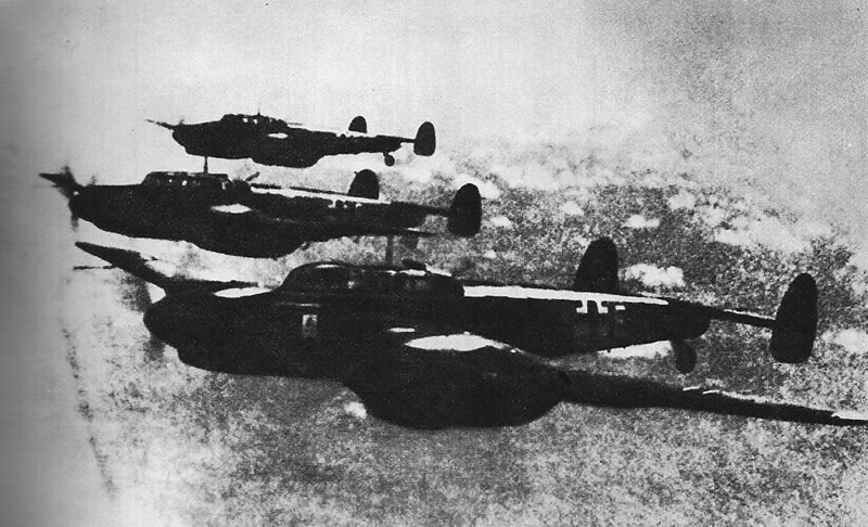 Фашистская авиация обрушила свой смертоносный груз на советские города и села. 22 июня 1941 г.