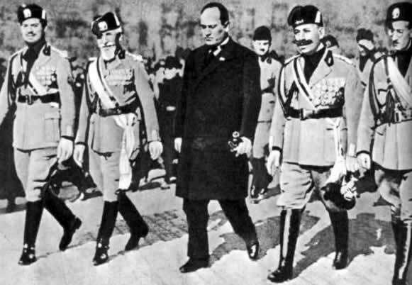 (Поход на Рим» итальянских фашистов во главе с Муссолини. 1922 г