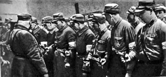 Штурмовики готовятся к расправe с рабочими и коммунистами. 1933 г