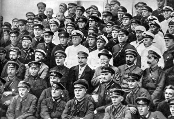 Руководители партии и правительства среди военных делегатов XVI съезда ВКП(б). 1930 г