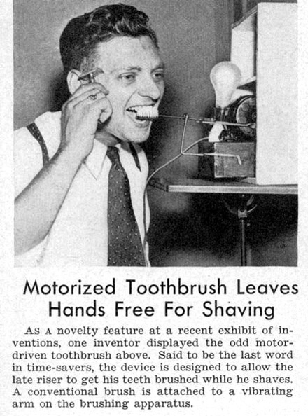 Первые опыты использования моторизированной зубной щётки… Пока зубы чистятся, можно побриться